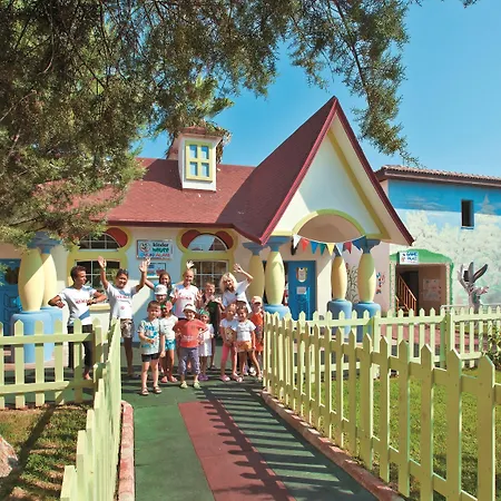 Üdülőközpont Club Nena 5*